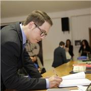 Offrro lezioni per alunni scuola media e superiori di storia